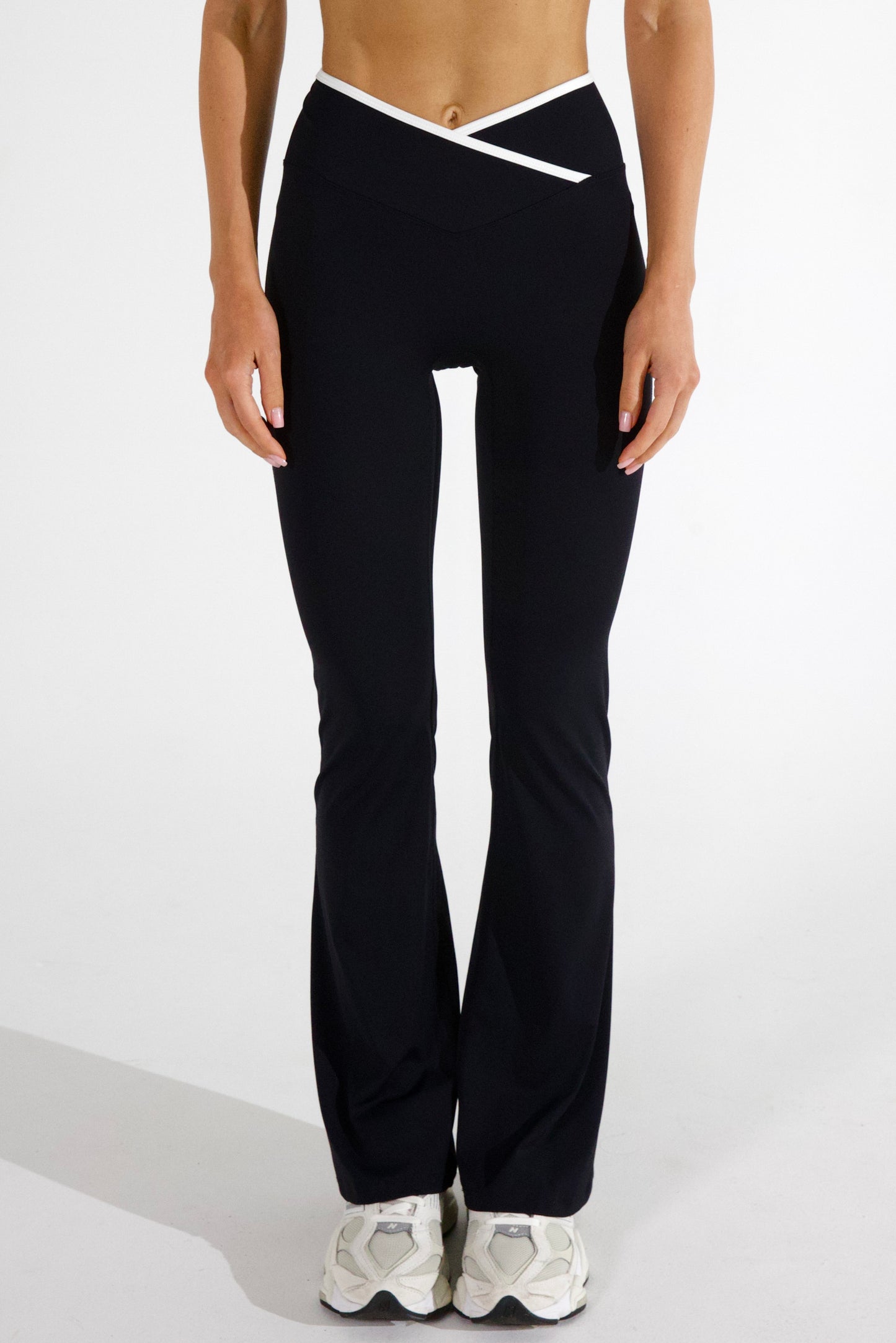 VIVIAN FLARED PANTS
