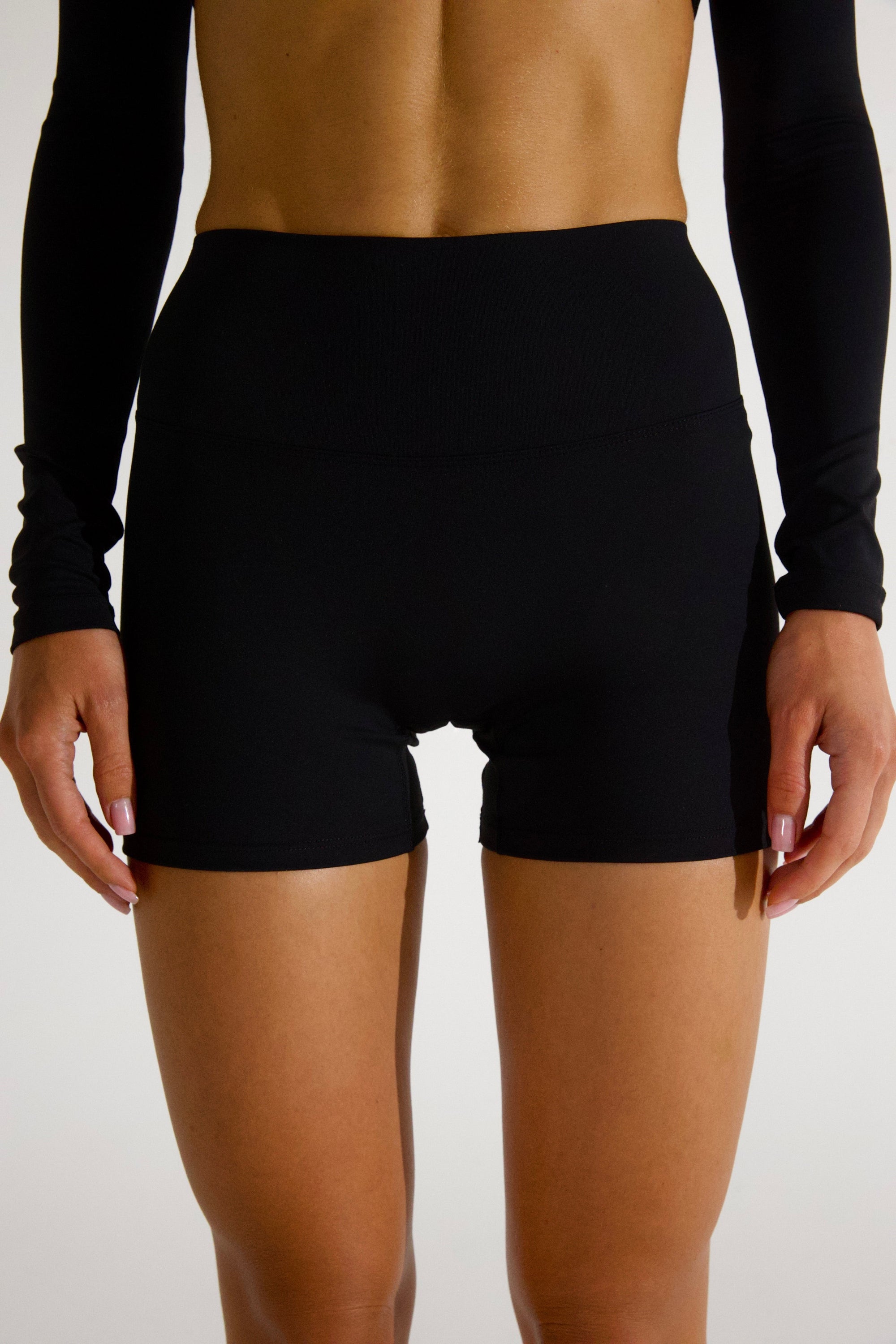 CLAUDIA SCRUNCH SHORTS